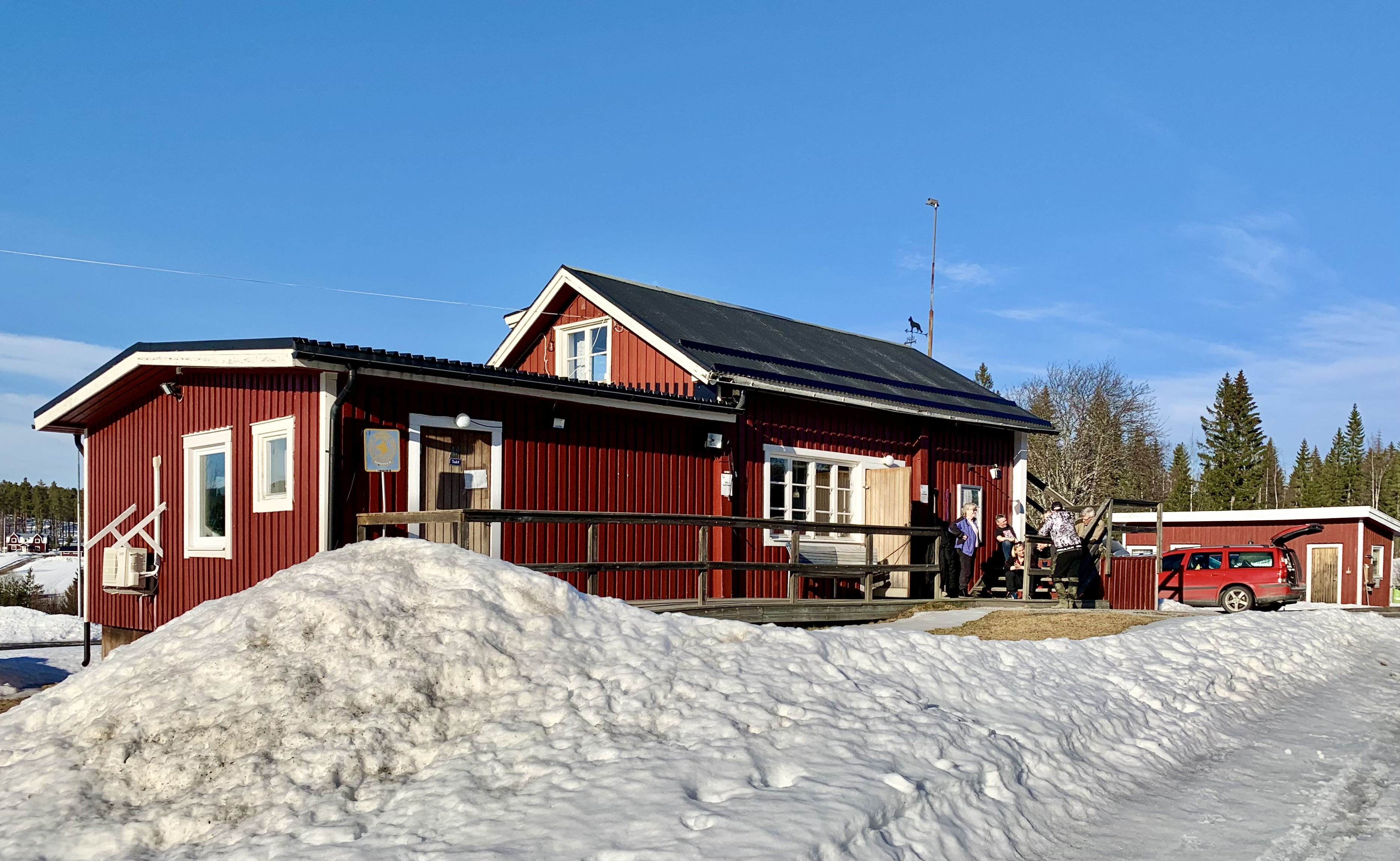 Örnsköldsviks Brukshundklubbs klubbstuga Hundtorpet på vintern