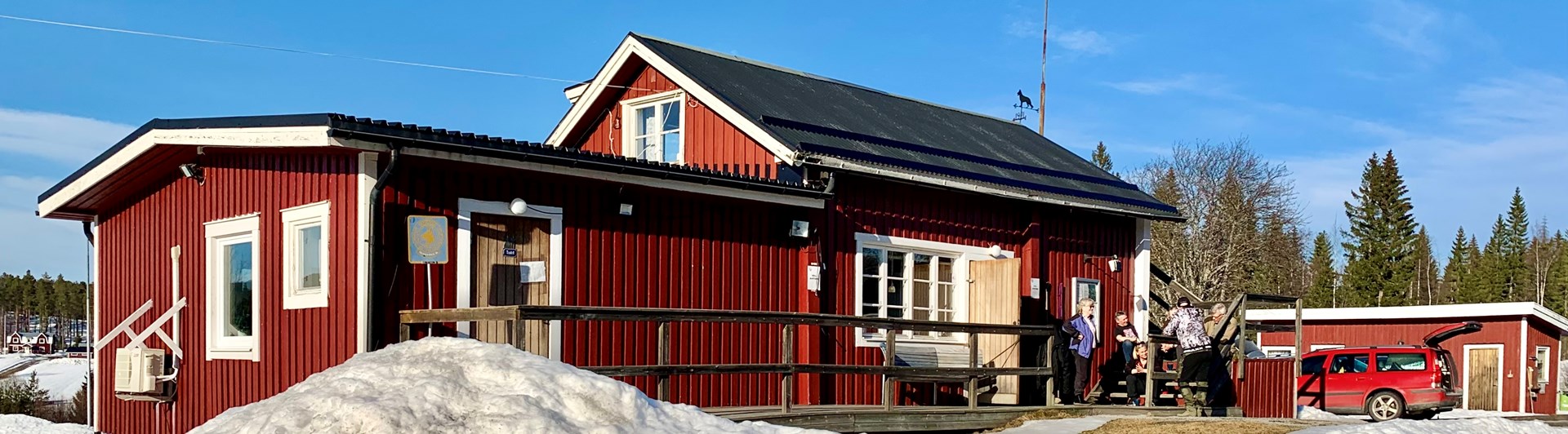 Örnsköldsviks Brukshundklubbs klubbstuga Hundtorpet på vintern