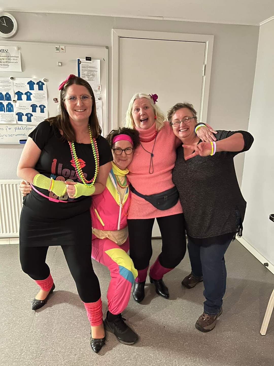 Fyra instruktörer i feststämning