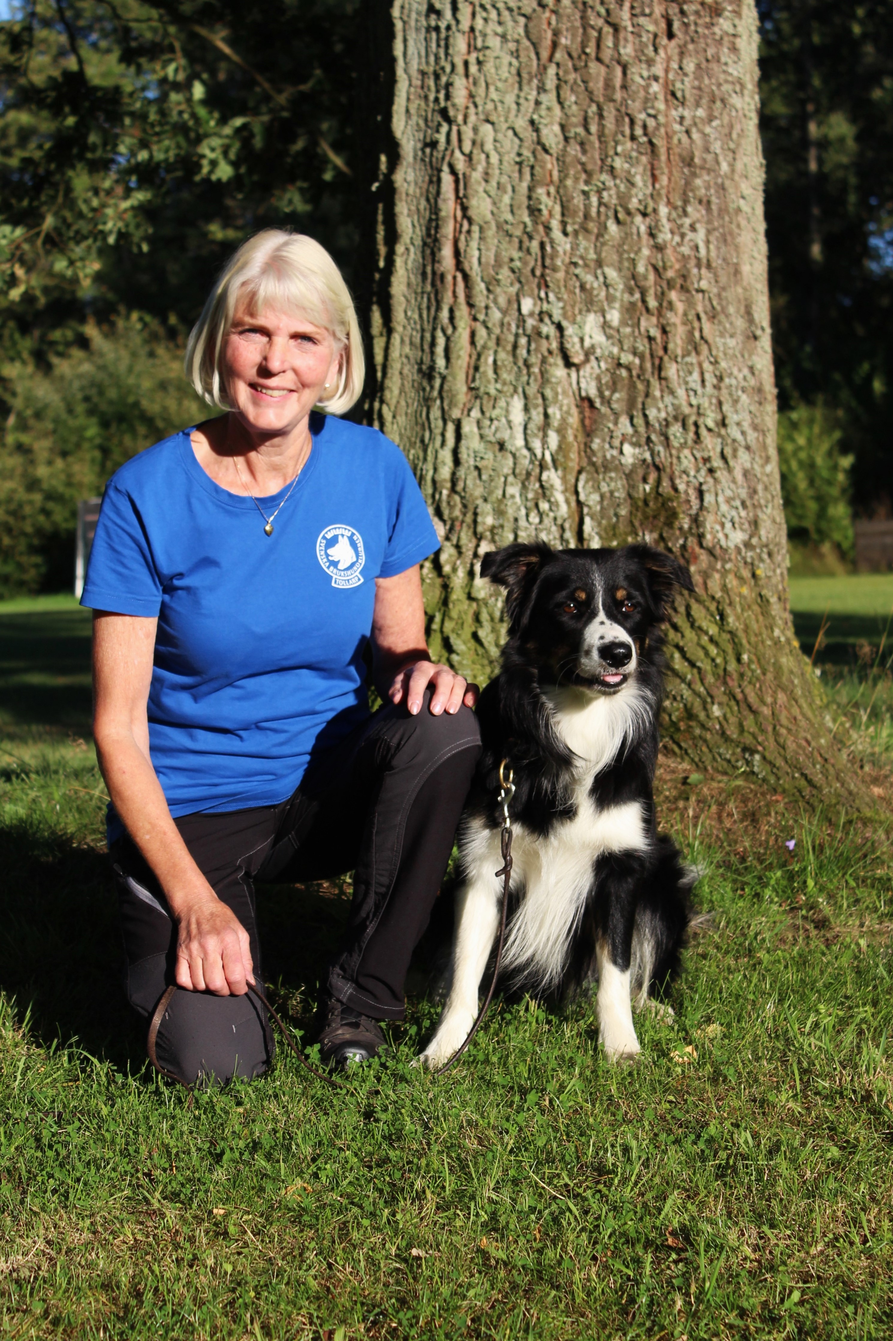 Gun Lindwall med hund