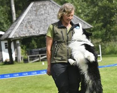 Camilla tränar tillsammans med sin bordercollie.