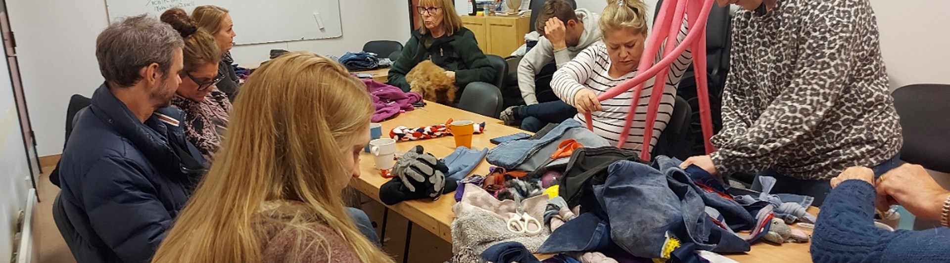 Tillverka hundleksaker