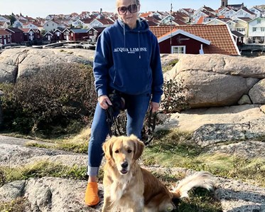 Maritha och golden retriever