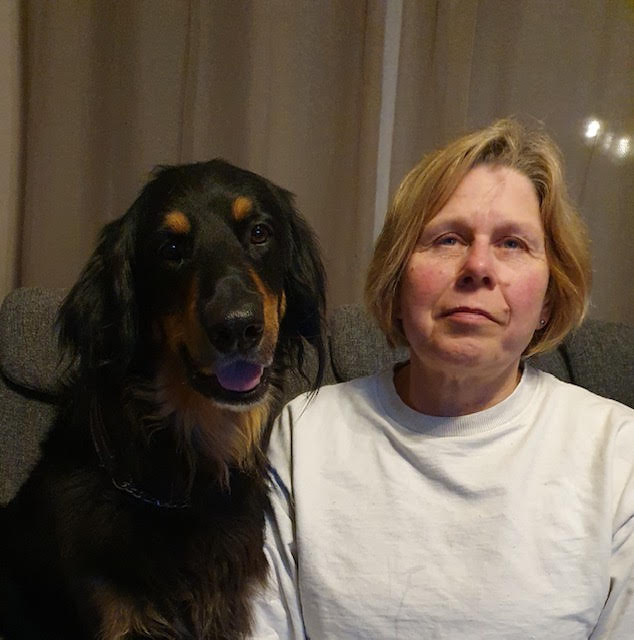 Mona Norgren med sin hund