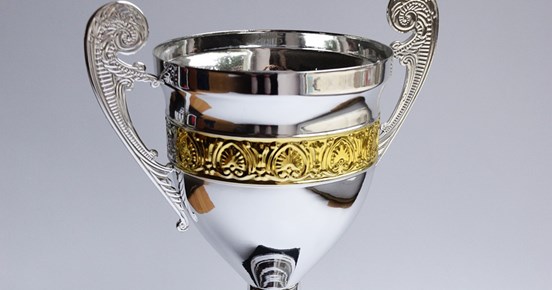 Vinstpokal I silver med guldrand