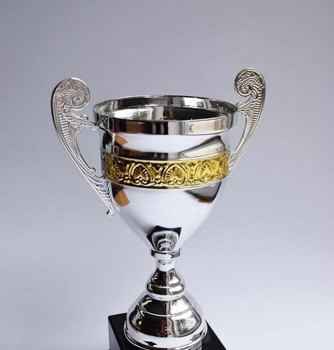 Vinstpokal I silver med guldrand