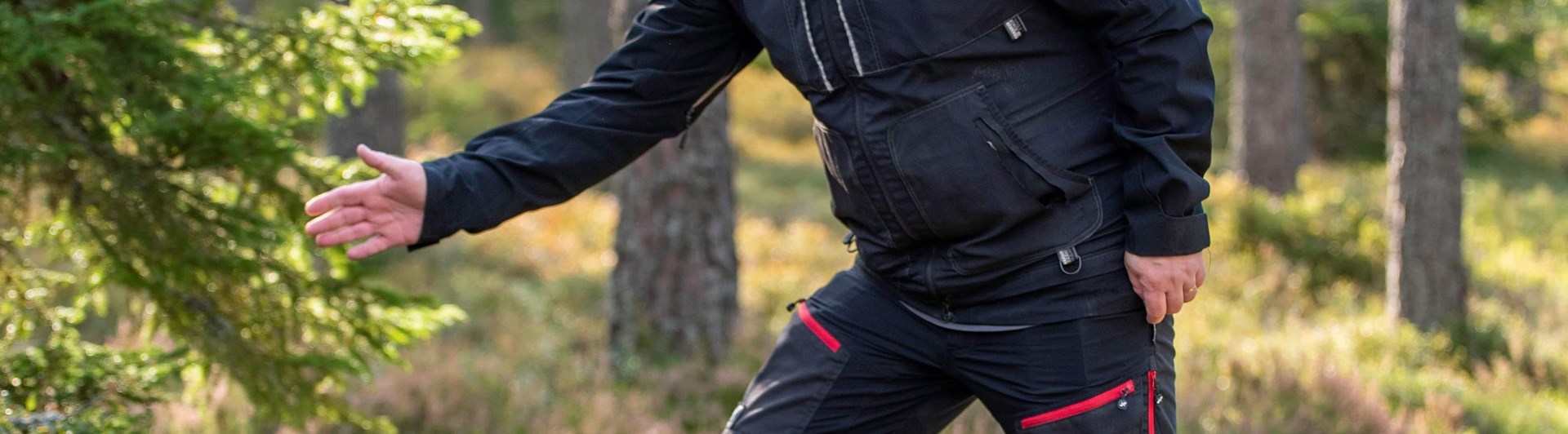 Förare med sin hund