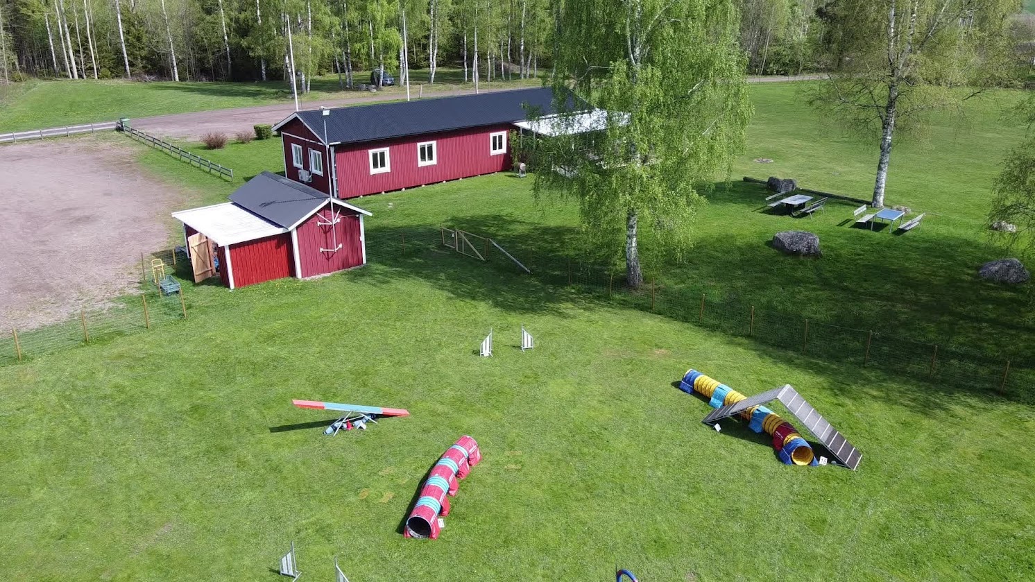 Drönarbild över Töreboda Brukshundklubb