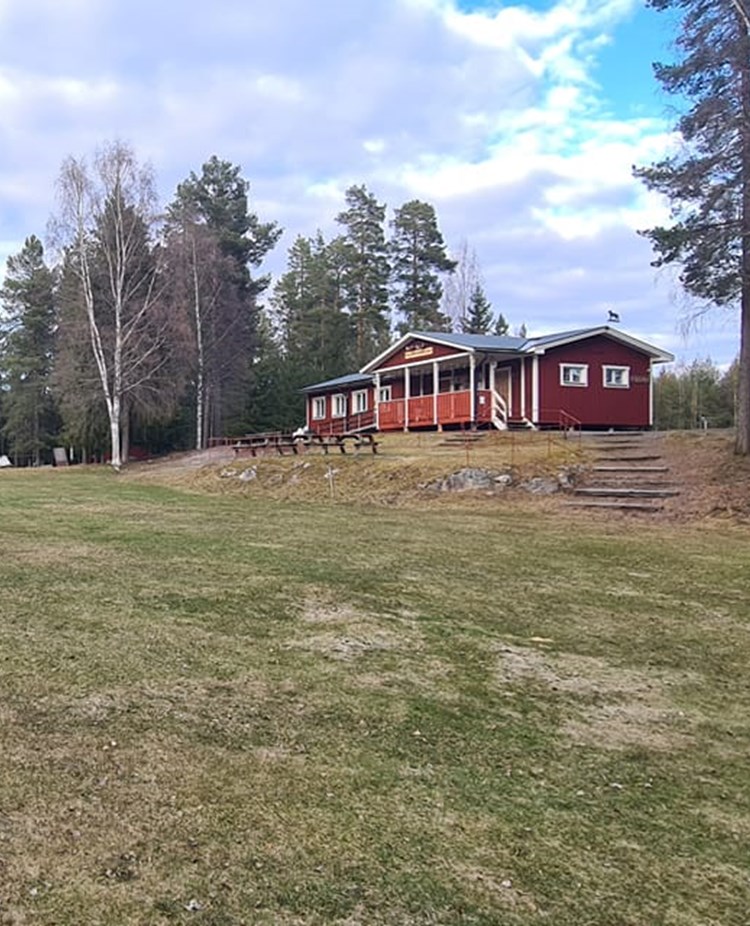Bild på klubbstugan.