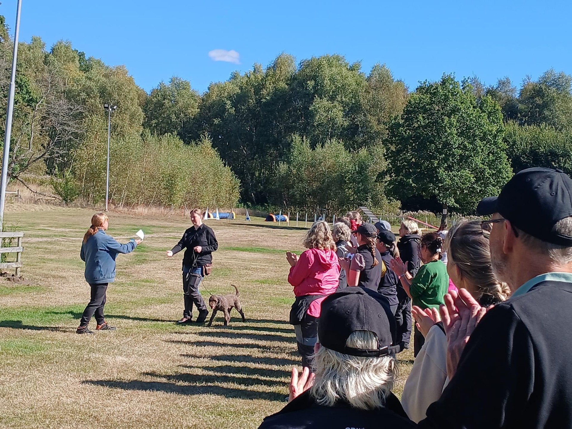 Ekipage får pris, rallylydnad