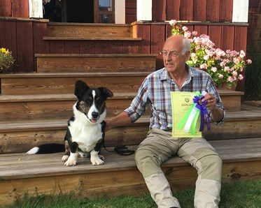 Sören Svensson med Welsh Corgi Cardigan Pricken