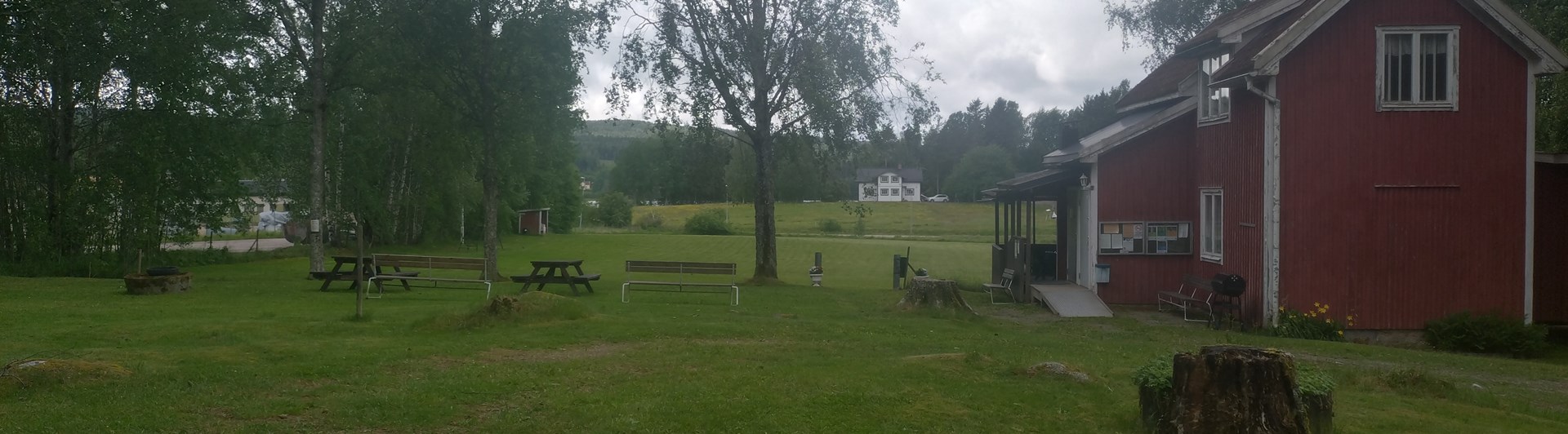 Bild på klubbstugan och träningsplan