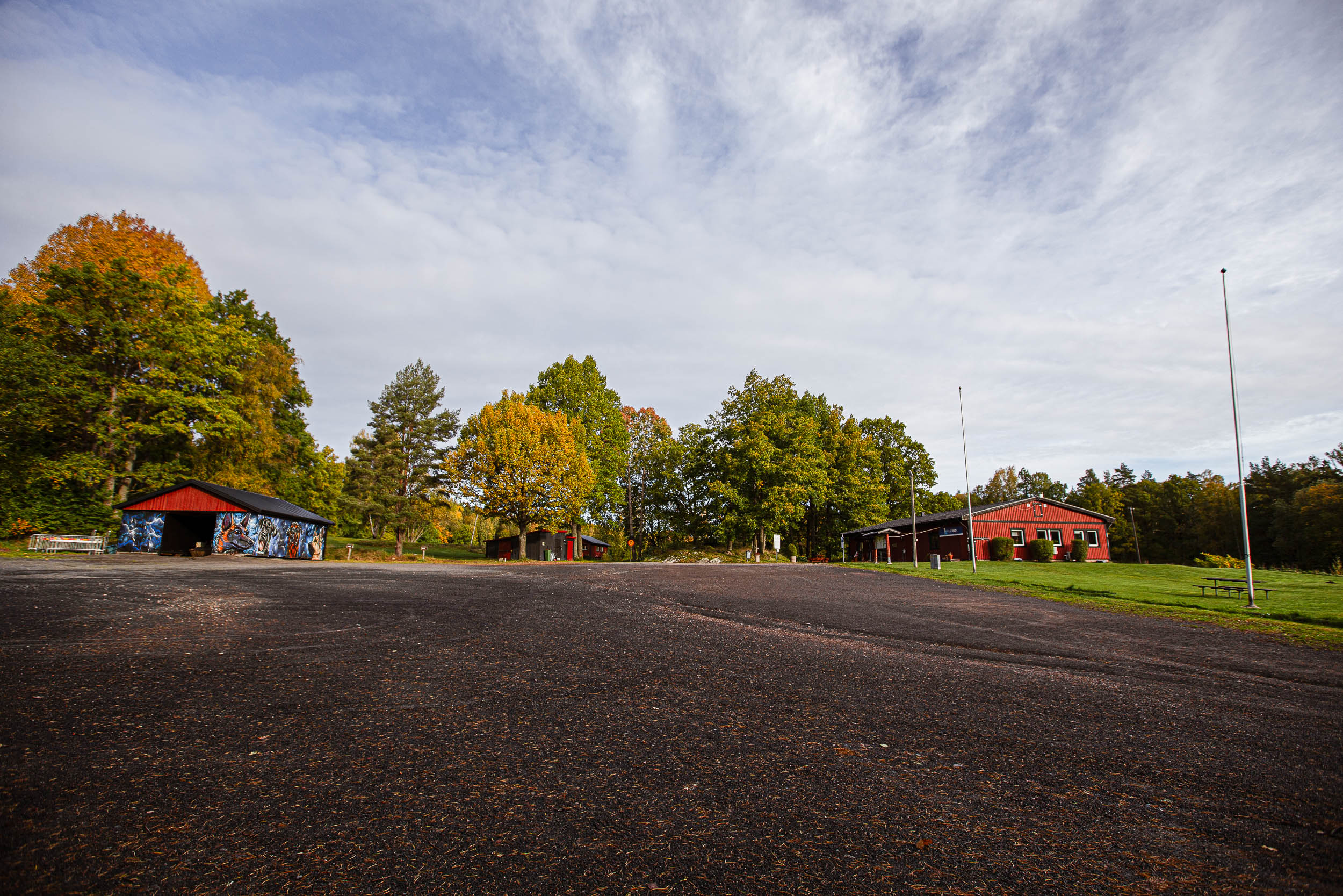 Parkering, klubbstuga och andra lokaler