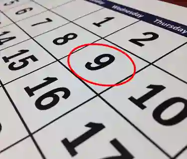 Bild som visar datumet "9" inringat i kalender.