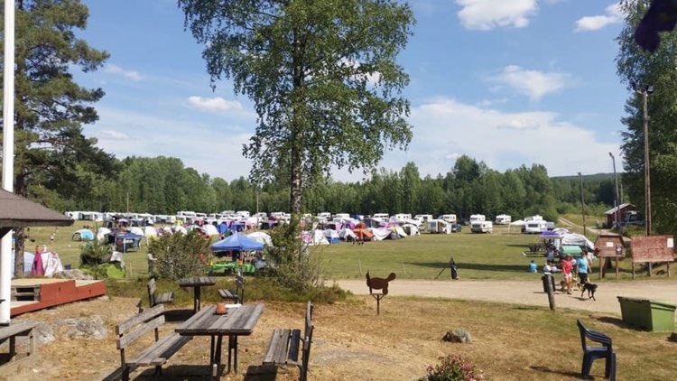 Flygfoto över agilitytävlingen 2022.