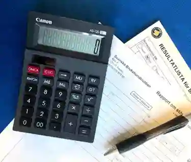 Miniräknare dokument penna