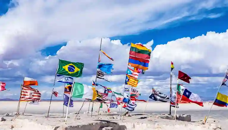 Flaggor på strand