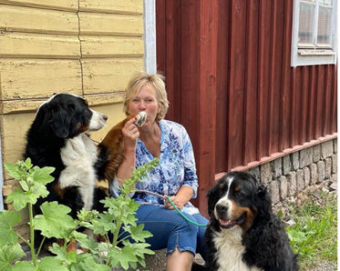 Kvinna och två Berner sinnen