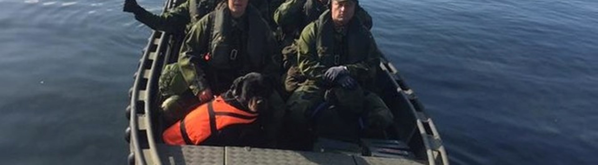 Militärbåt - patrullhund - Foto: Linda Ekström