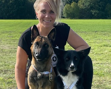 Therese Palm med hundar