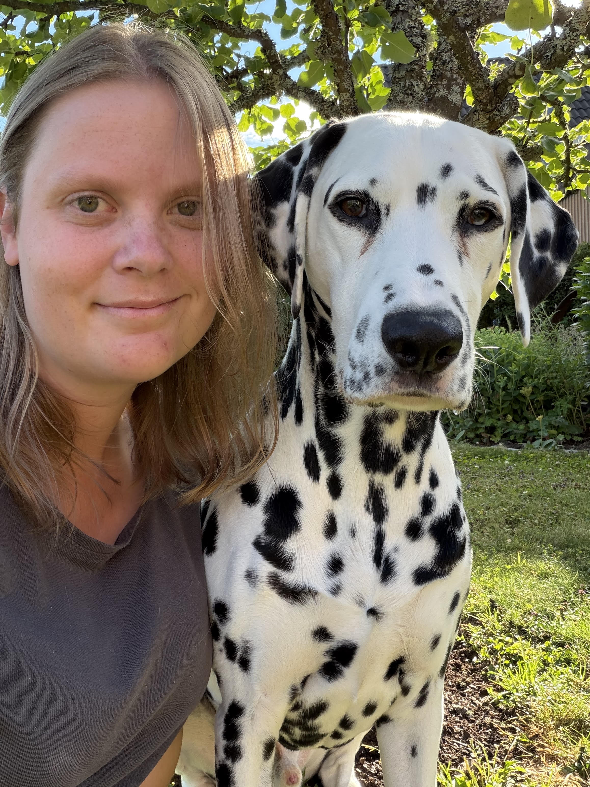 Alicia Bäckström och dalmatinern Congac